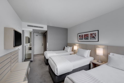 Travelodge Hotel Melbourne Docklands - Accommodation Main Beach 3