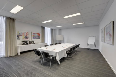 Travelodge Hotel Melbourne Docklands - Accommodation Main Beach 24