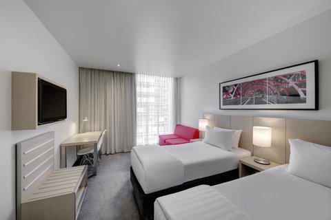 Travelodge Hotel Melbourne Docklands - Accommodation Main Beach 2
