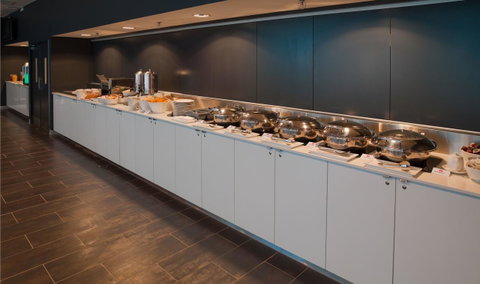 Travelodge Hotel Melbourne Docklands - Accommodation Main Beach 12