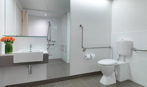 Travelodge Hotel Melbourne Docklands - Accommodation Main Beach 19