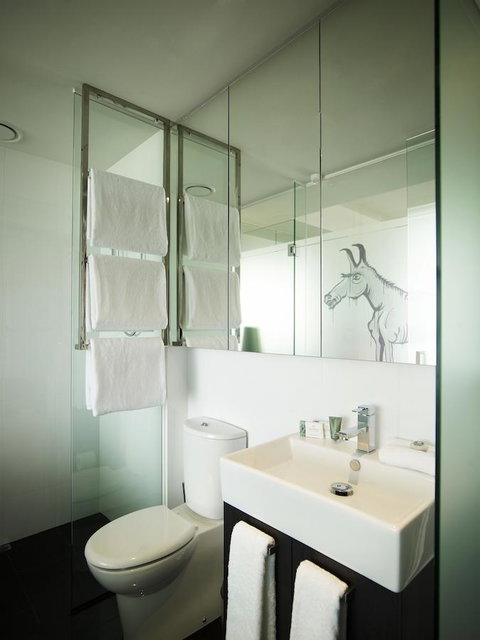 The Cullen Melbourne - Art Series - Accommodation Main Beach 6