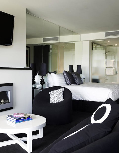 The Cullen Melbourne - Art Series - Accommodation Main Beach 26