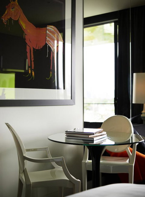The Cullen Melbourne - Art Series - Accommodation Main Beach 1