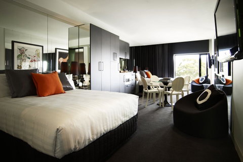 The Cullen Melbourne - Art Series - Accommodation Main Beach 16