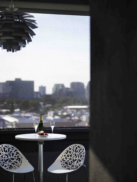 The Cullen Melbourne - Art Series - Accommodation Main Beach 40