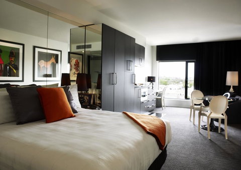 The Cullen Melbourne - Art Series - Accommodation Main Beach 3