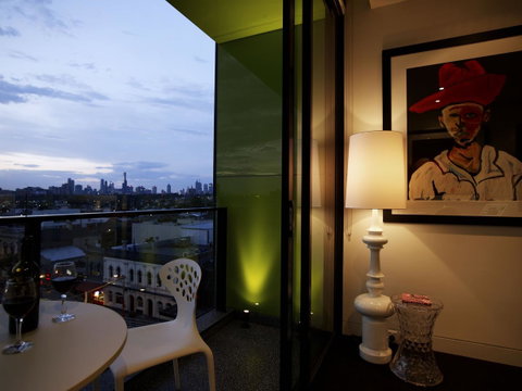 The Cullen Melbourne - Art Series - Accommodation Main Beach 14