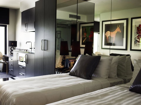 The Cullen Melbourne - Art Series - Accommodation Main Beach 18