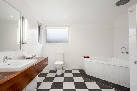 The International Motel Apollo Bay - Accommodation Main Beach 17