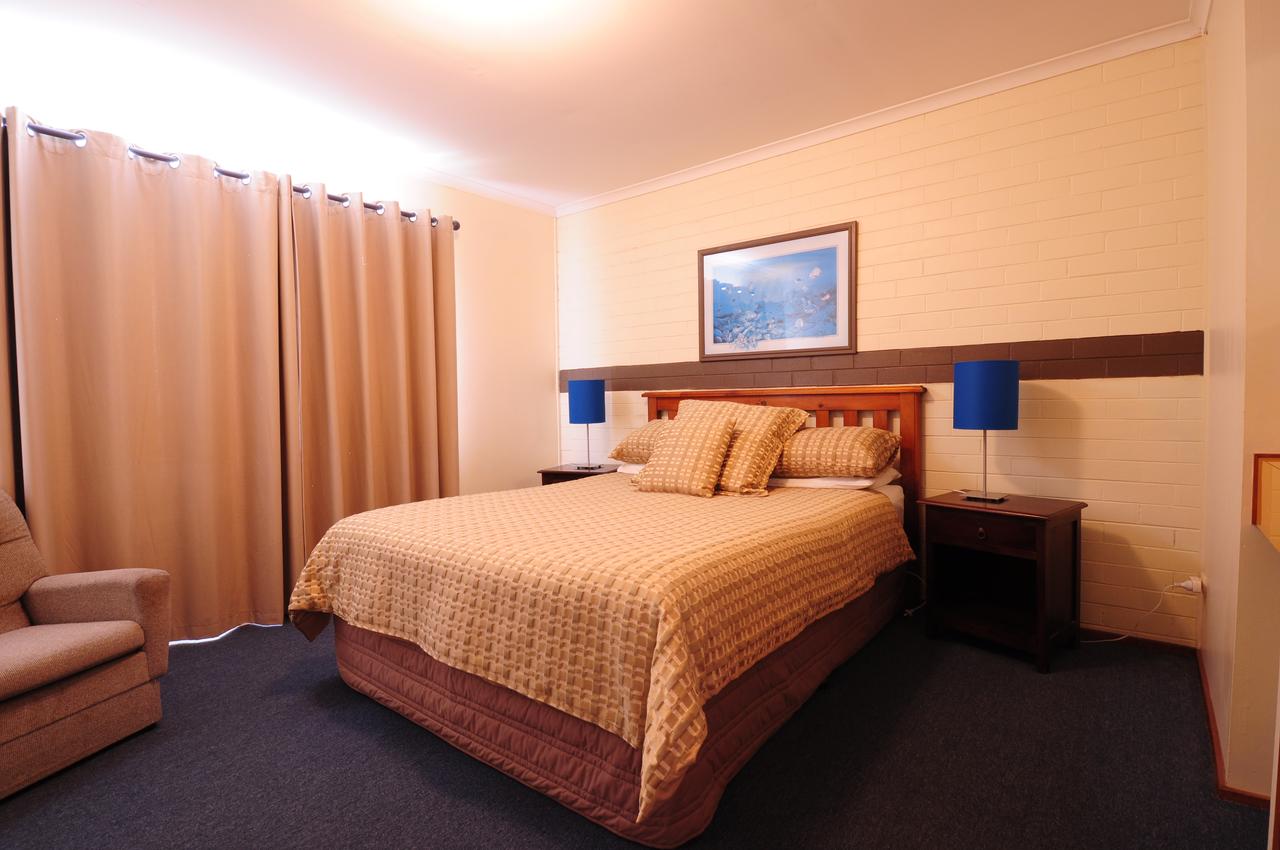 Mallacoota VIC Accommodation Main Beach