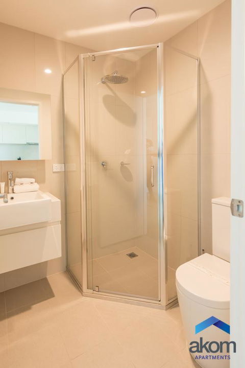 AKOM Melbourne - Accommodation Main Beach 10