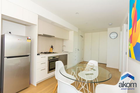 AKOM Melbourne - Accommodation Main Beach 12