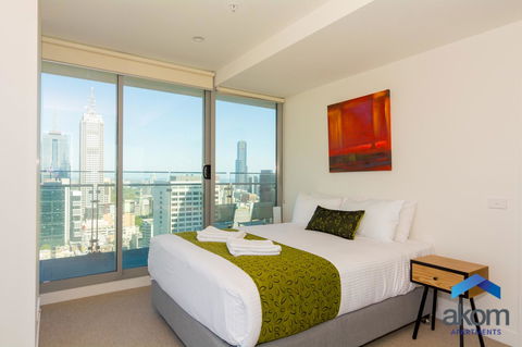 AKOM Melbourne - Accommodation Main Beach 15