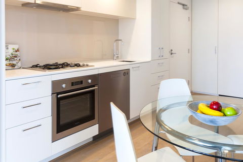 AKOM Melbourne - Accommodation Main Beach 39