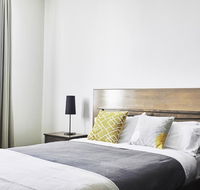 Plough Hotel - Accommodation Main Beach