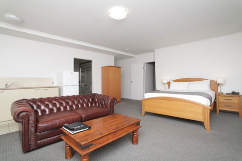 Quality Inn & Suites The Menzies - Accommodation Main Beach 8