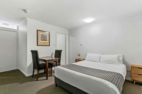 Quality Inn & Suites The Menzies - Accommodation Main Beach 2