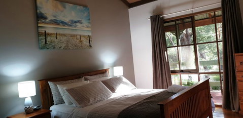 Day Dream Cottage - Accommodation Main Beach 1