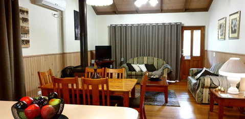Day Dream Cottage - Accommodation Main Beach 8