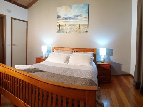 Day Dream Cottage - Accommodation Main Beach 6