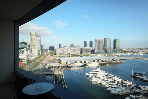 ACD Apartments - Accommodation Main Beach 32