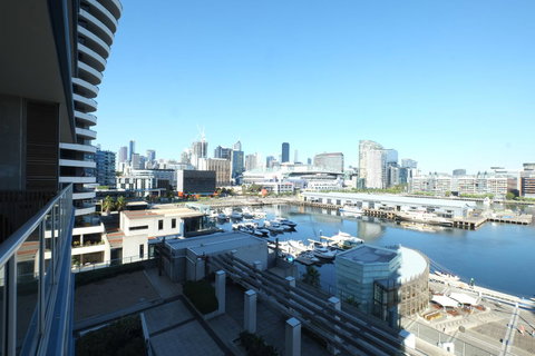 ACD Apartments - Accommodation Main Beach 3