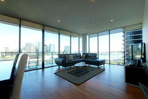 ACD Apartments - Accommodation Main Beach 10