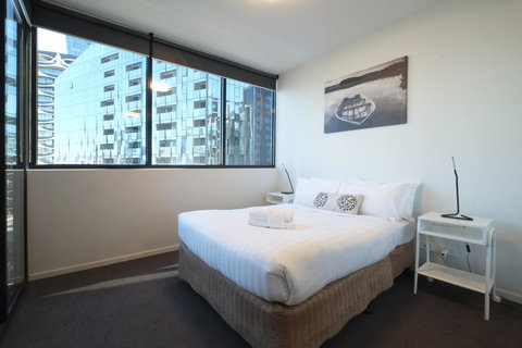ACD Apartments - Accommodation Main Beach 17