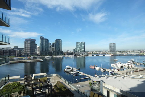 ACD Apartments - Accommodation Main Beach 13