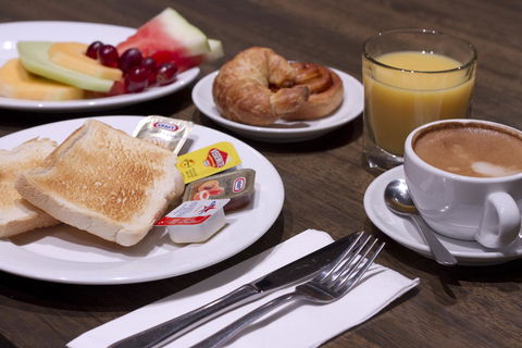 Causeway 353 Hotel - Accommodation Main Beach 19