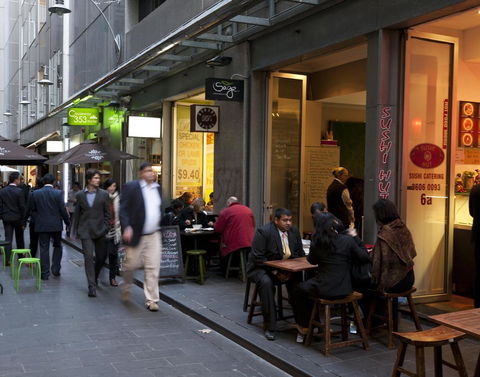 Causeway 353 Hotel - Accommodation Main Beach 4