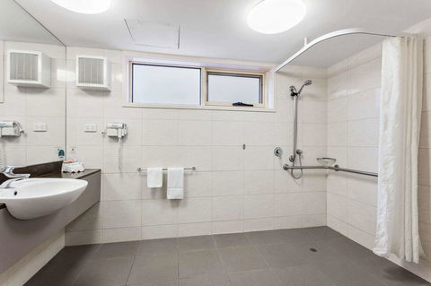 Quality Hotel Bayside Geelong - Accommodation Main Beach 13