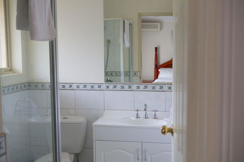Sanctuary House Resort Motel - Accommodation Main Beach 11
