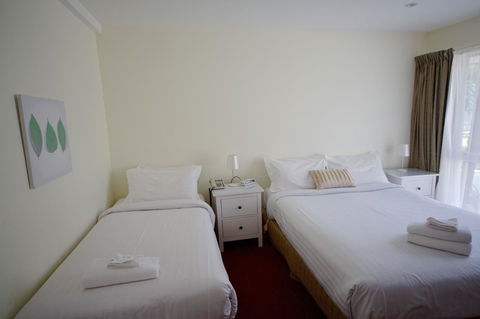 Sanctuary House Resort Motel - Accommodation Main Beach 18