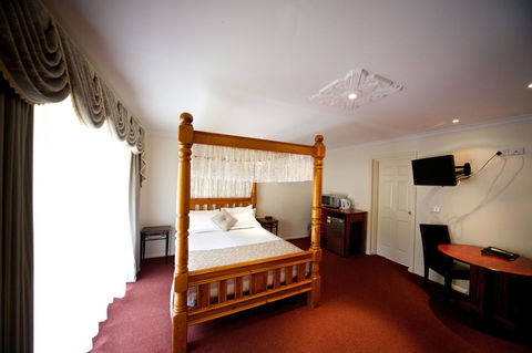 Sanctuary House Resort Motel - Accommodation Main Beach 19