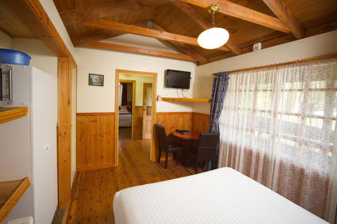 Sanctuary House Resort Motel - Accommodation Main Beach 17