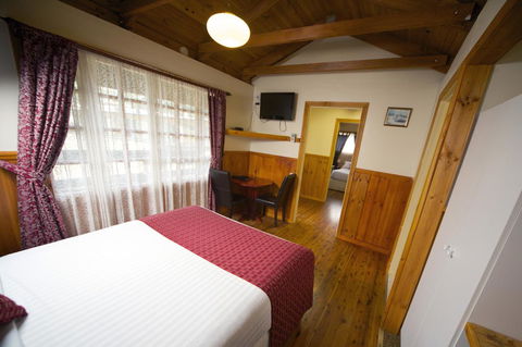 Sanctuary House Resort Motel - Accommodation Main Beach 3