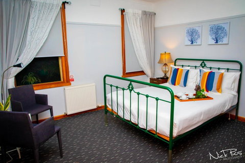 Amara Springs Guest House - Accommodation Main Beach 10