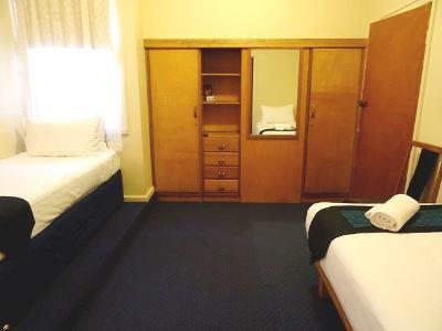 Amara Springs Guest House - Accommodation Main Beach 28
