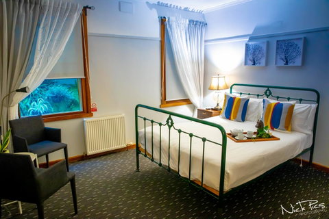 Amara Springs Guest House - Accommodation Main Beach 4