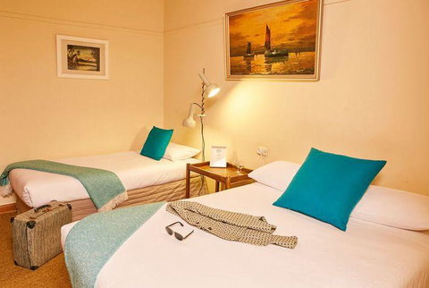 Amara Springs Guest House - Accommodation Main Beach 29