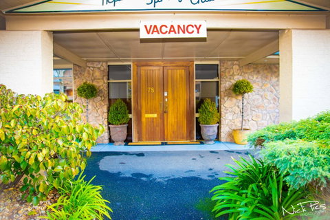 Amara Springs Guest House - Accommodation Main Beach 6