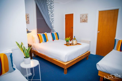 Amara Springs Guest House - Accommodation Main Beach 15