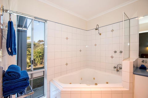 Torquay Tropicana Motel - Accommodation Main Beach 17