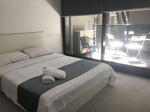 Mel-Uni Village - Accommodation Main Beach 8