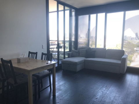 Mel-Uni Village - Accommodation Main Beach 6