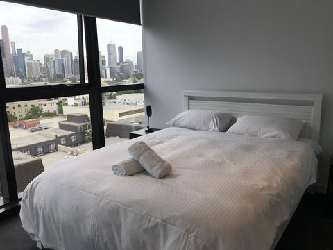 Mel-Uni Village - Accommodation Main Beach 40