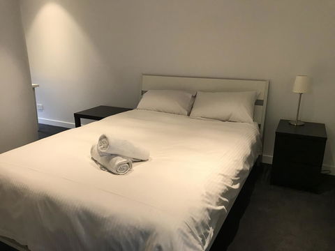 Mel-Uni Village - Accommodation Main Beach 42