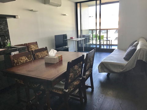 Mel-Uni Village - Accommodation Main Beach 26